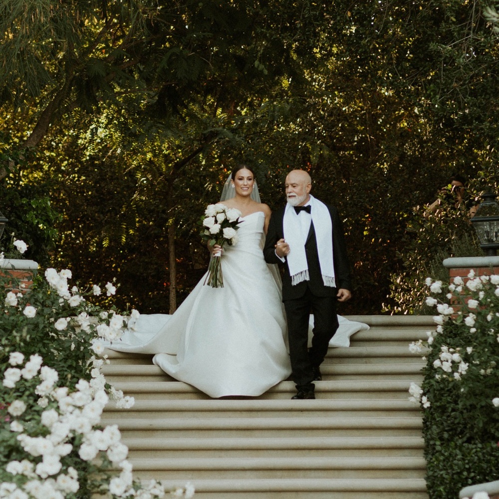 WEDDING DRESS - Picture 4 of 7